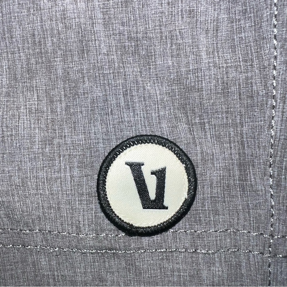 Vuori Kore Shorts Lined  Gray V302 7” Inseam Mens Size XL Drawstring Performance